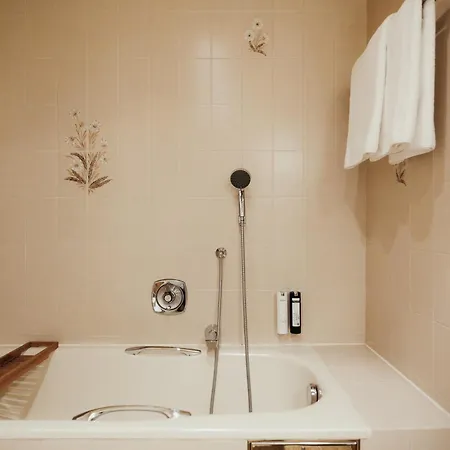 Hotel Corso Am Graben 4*