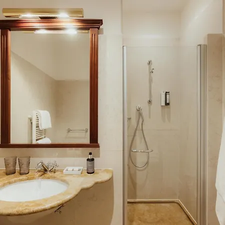 Corso Am Graben 4*
